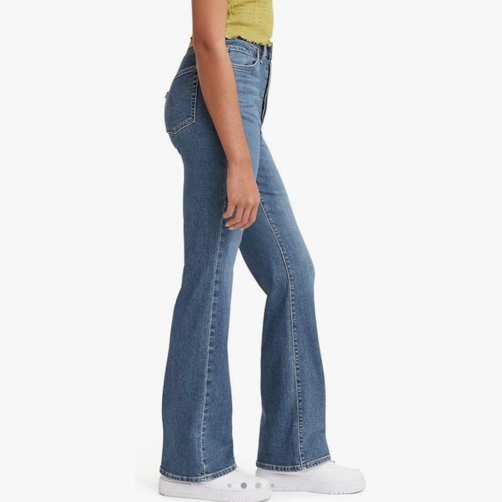Levi’s ribcage boot cut jean size 25x33